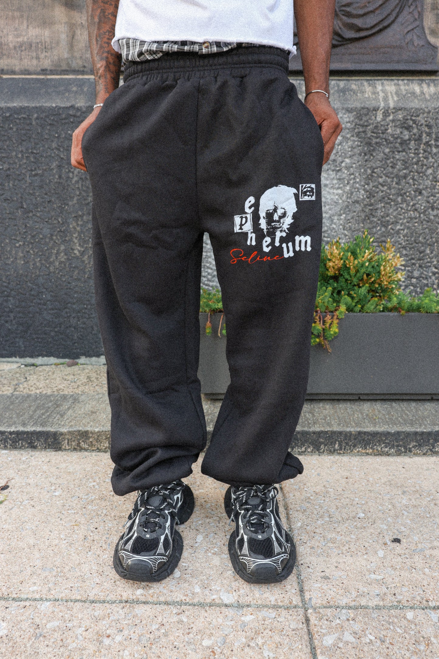 “Fell for Greed” Bottoms
